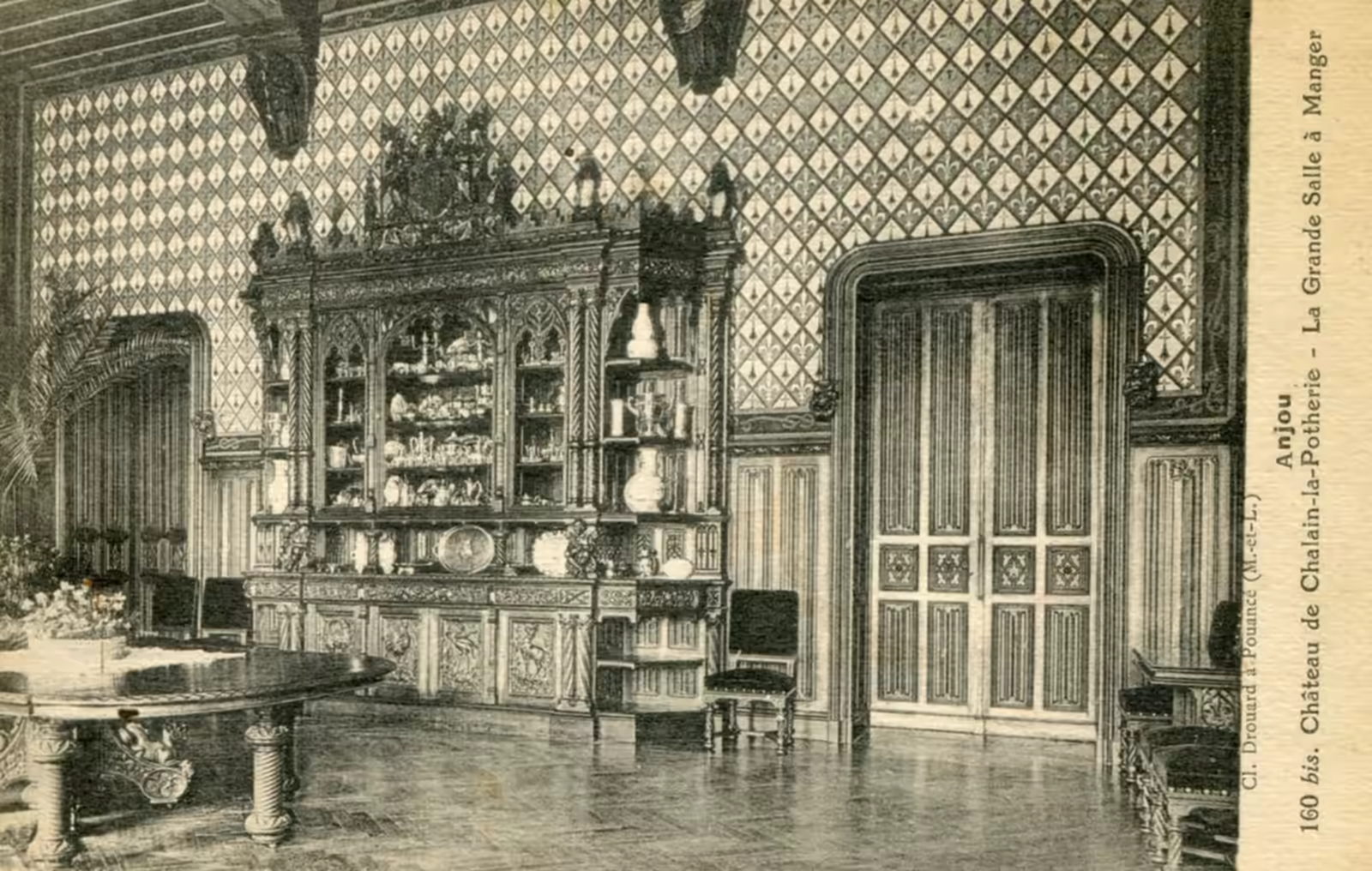 Grande salle à manger du château de Challain